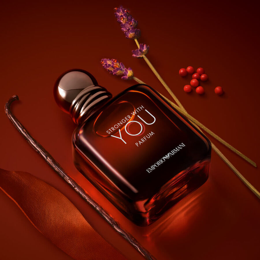 Flacon Emporio Armani Stronger With You Parfum 2025 cuir vanille bois
